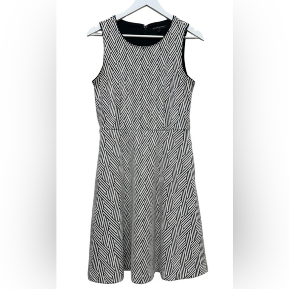 Banana Republic Sz 6 Women’s Black and White Geometric Dress Fit and Flare - Picture 1 of 7